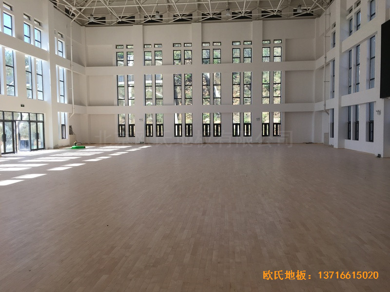 河南南陽南召縣天池電站運動館體育木地板鋪設案例0