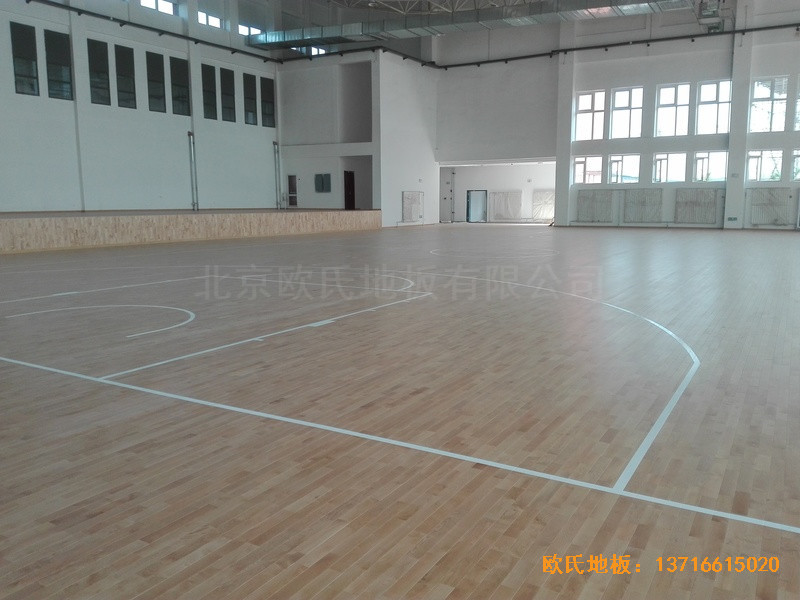 銀川北塔中學籃球館體育木地板安裝案例4
